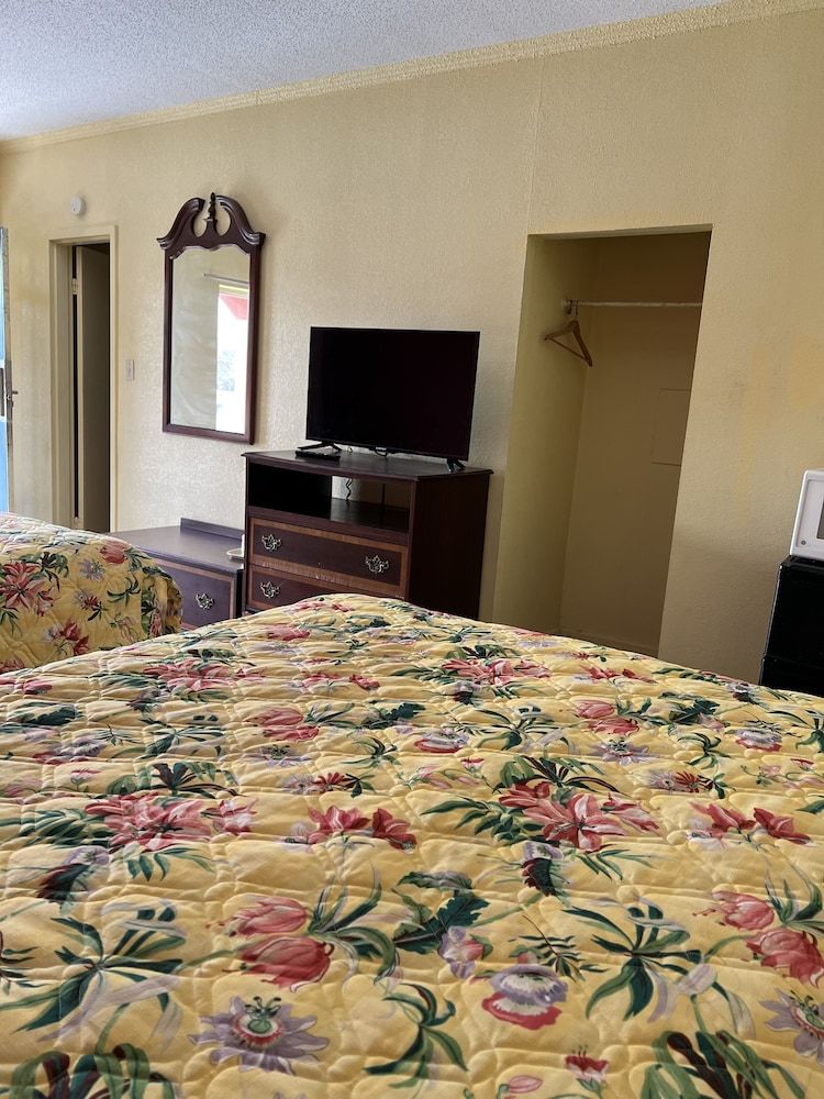 Ross Motel Deluxe Room, 2 Double Beds, Non Smoking 3