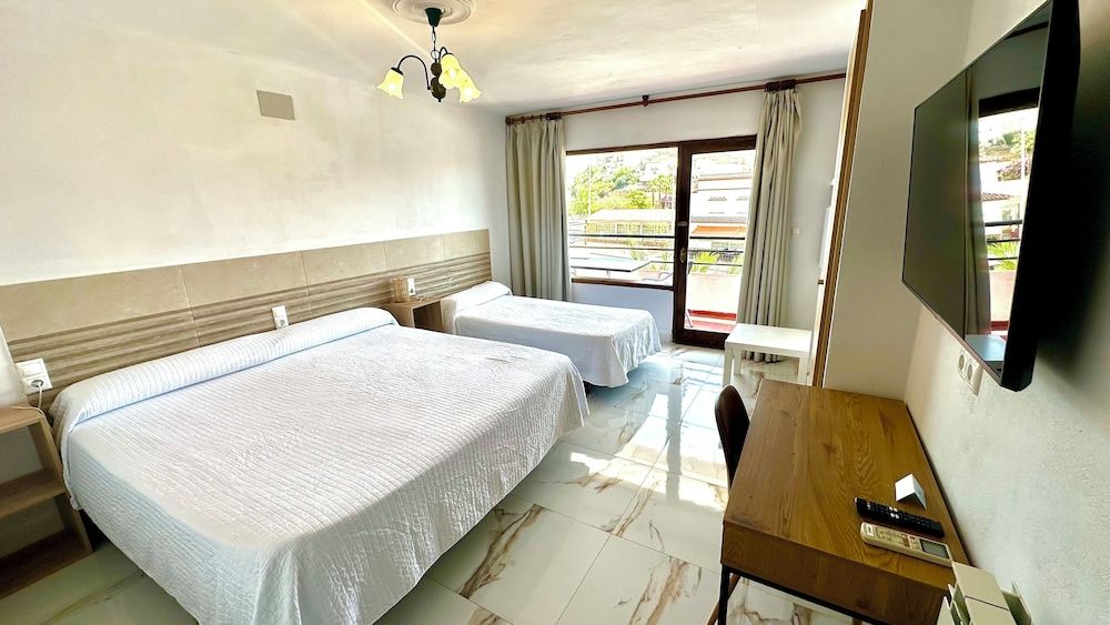 Hostal Sorbas Economy Triple Room, 1 Bedroom, Terrace 2