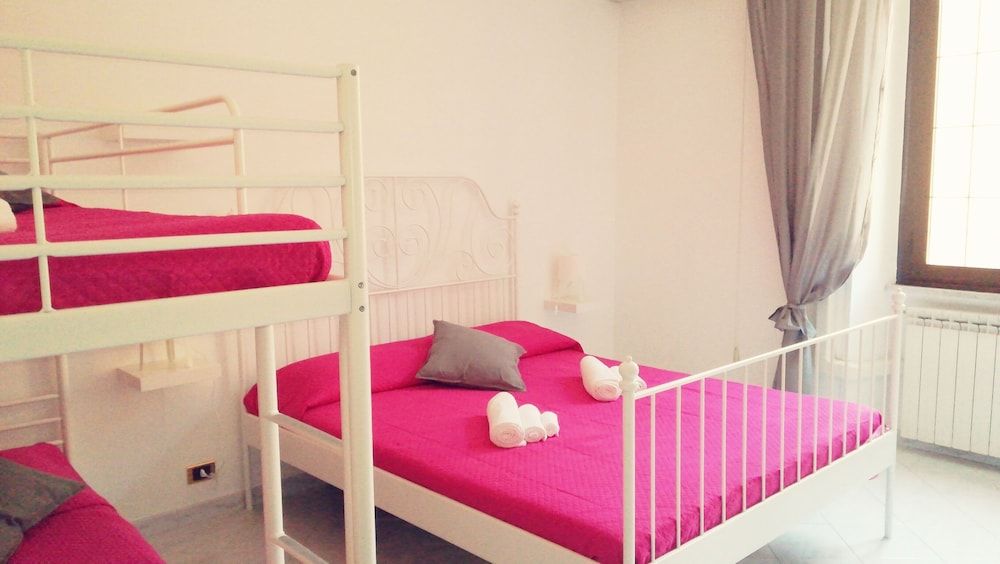 undefined Rhome Sweet Rhome Suite 5