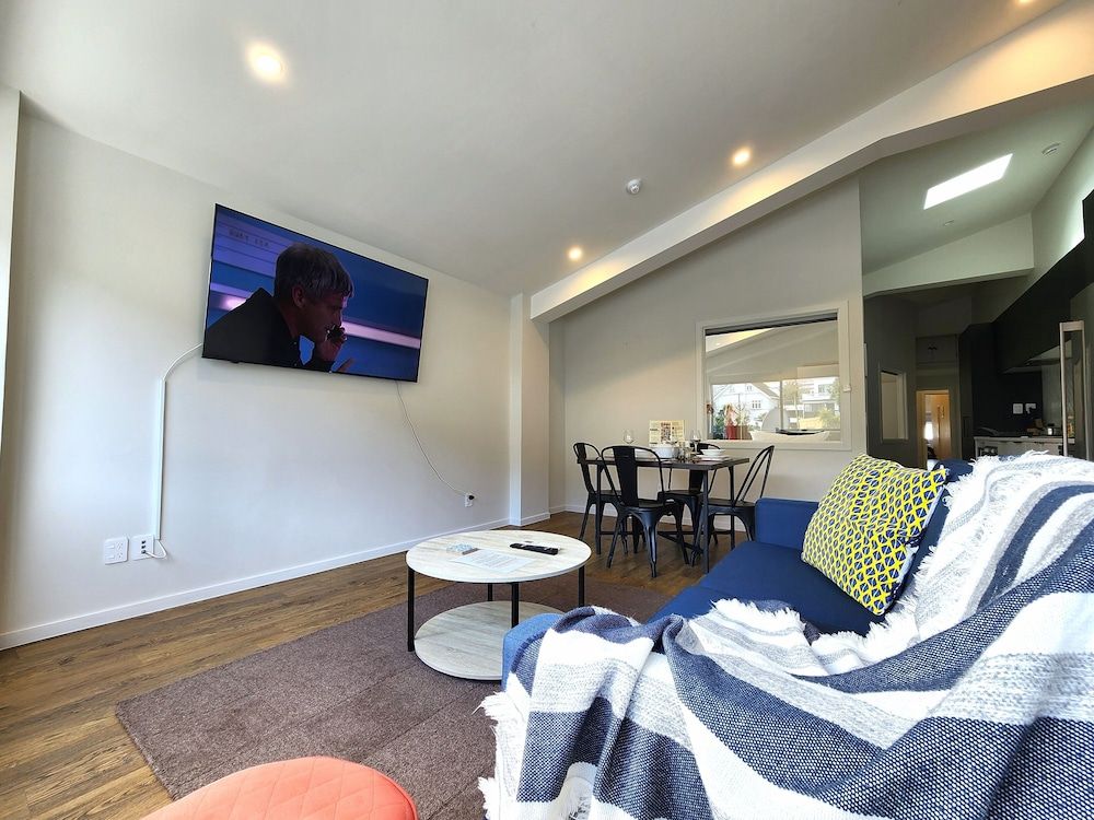 U Suites Kilbirnie Deluxe Apartment, 2 Bedrooms 8