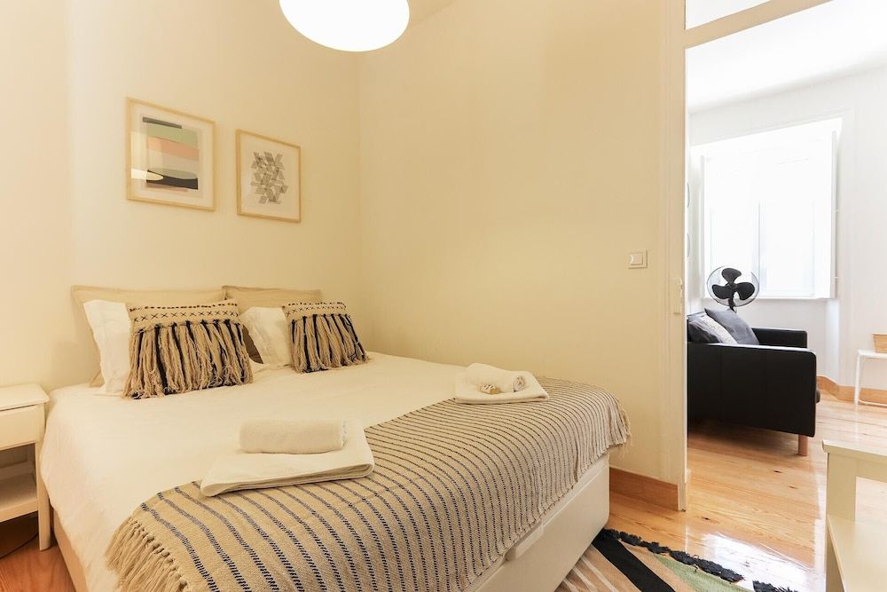 undefined Bairro Alto Bright by Homing 7