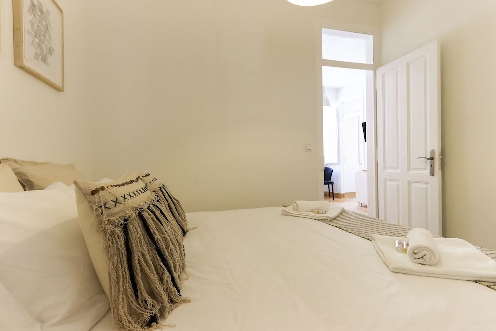 Bairro Alto Bright by Homing Apartment, 3 Bedrooms, Kitchen