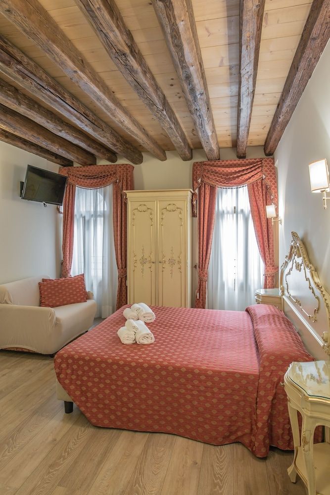 Venezia - Santa Croce 1797 Apartment, 3 Bedrooms 16