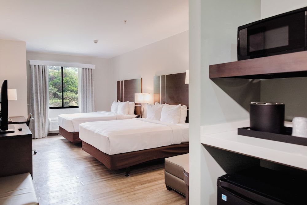 Comfort Inn & Suites Tobago Standard Room, 2 Queen Beds, Non Smoking 6