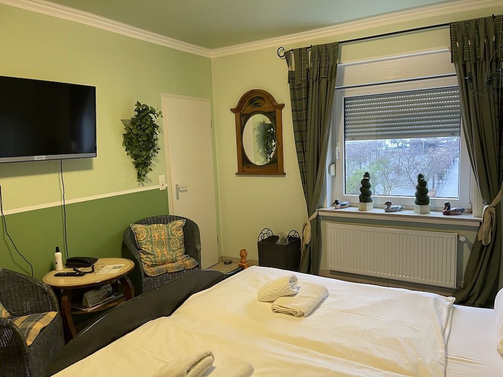 Hotel Gambrinus Arnsberg Double or Twin Room, Private Bathroom 3