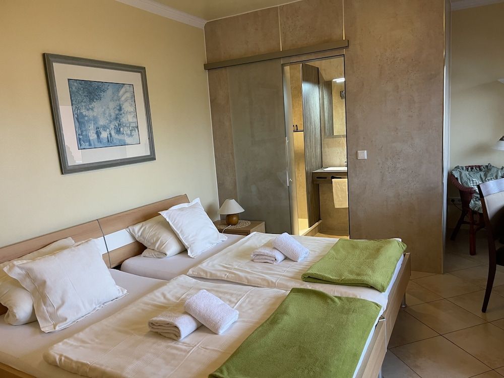 Hotel Gambrinus Arnsberg Apartment, Private Bathroom 3