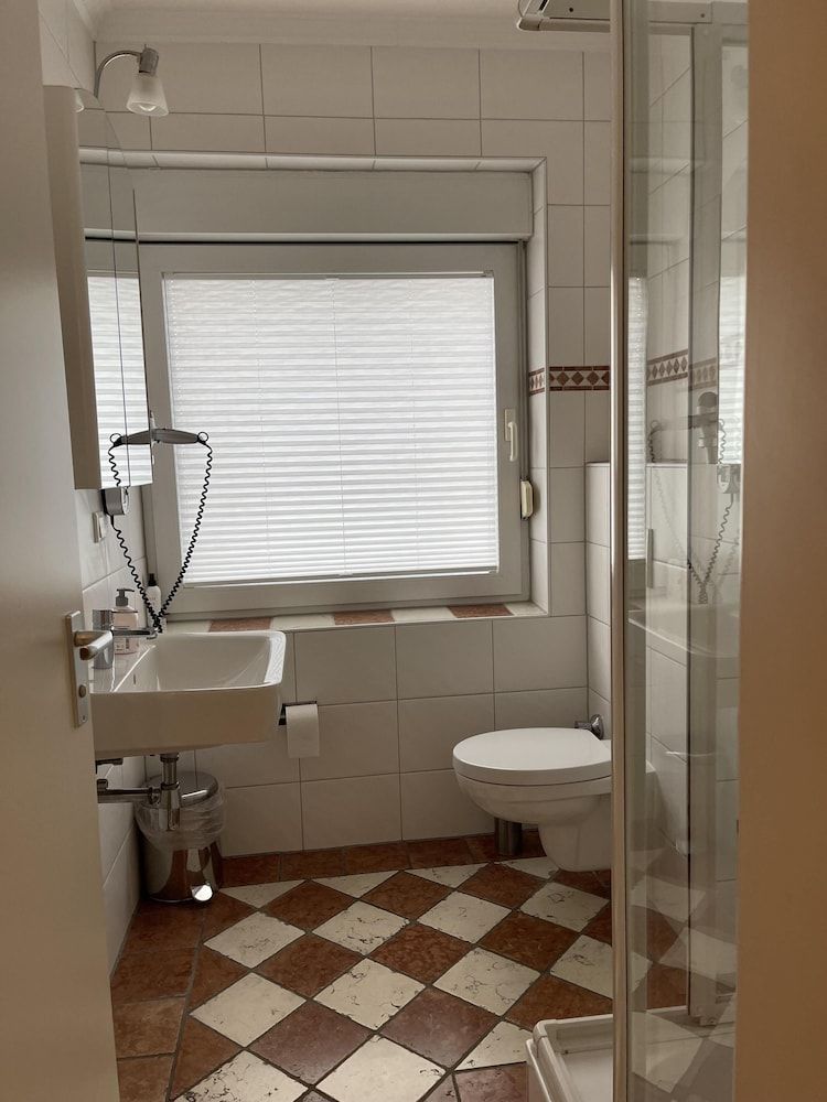 Hotel Gambrinus Arnsberg Single Room, Private Bathroom 4
