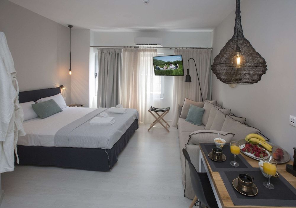 Ermou Stylish Suites by GHH Comfort Studio Suite 3