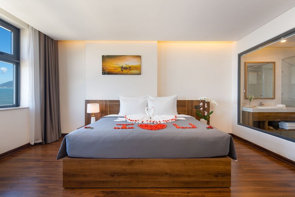 undefined Avenis Hotel 8