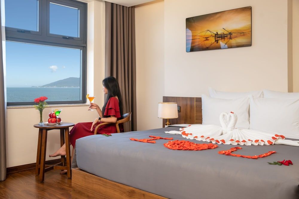 undefined Avenis Hotel 5