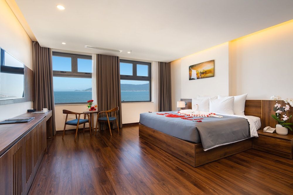 undefined Avenis Hotel 6