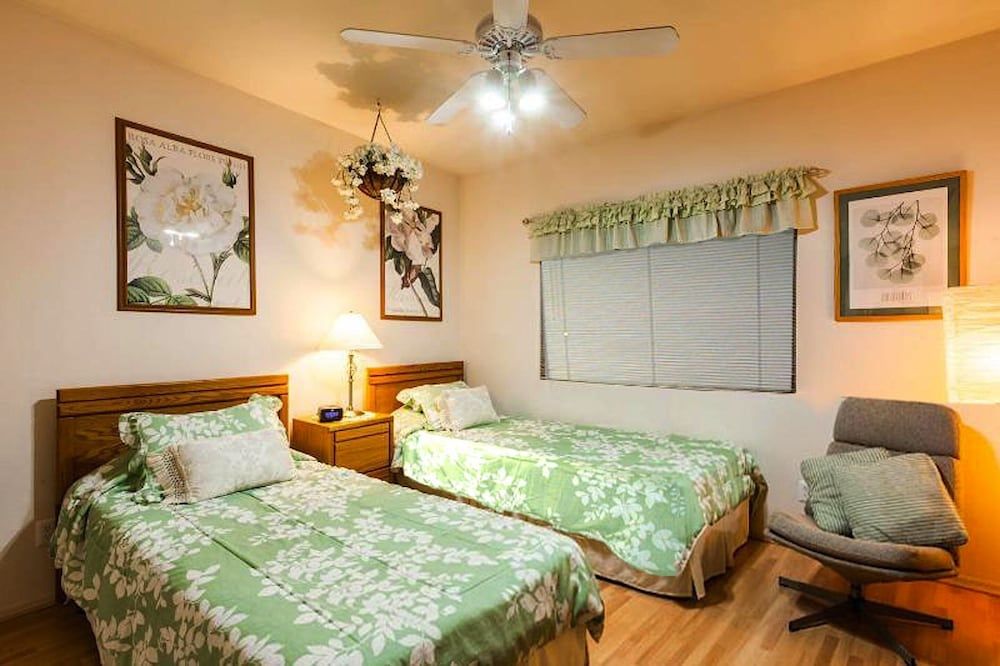 Economy Condo, 2 Bedrooms, Balcony, Mountain View