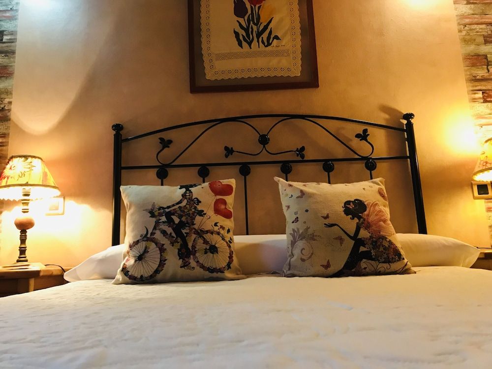 Basic Double Room, 1 Bedroom, Ensuite, Garden View