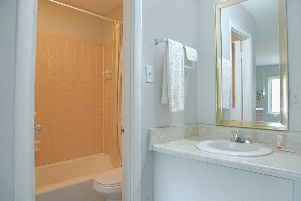 OYO Hotel Calhoun, GA I-75 Room, 1 Queen Bed 6