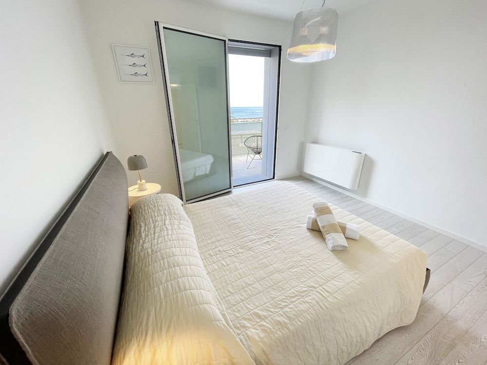 Superior Apartment, 2 Bedrooms, Sea View, Beachfront