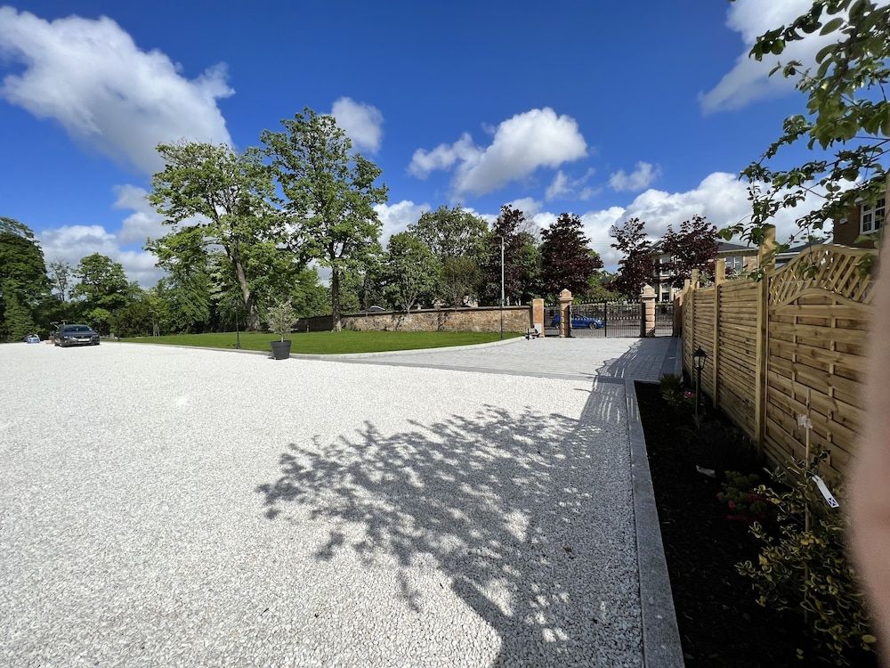 Beautiful 4-bed Villa in Glasgow House 22