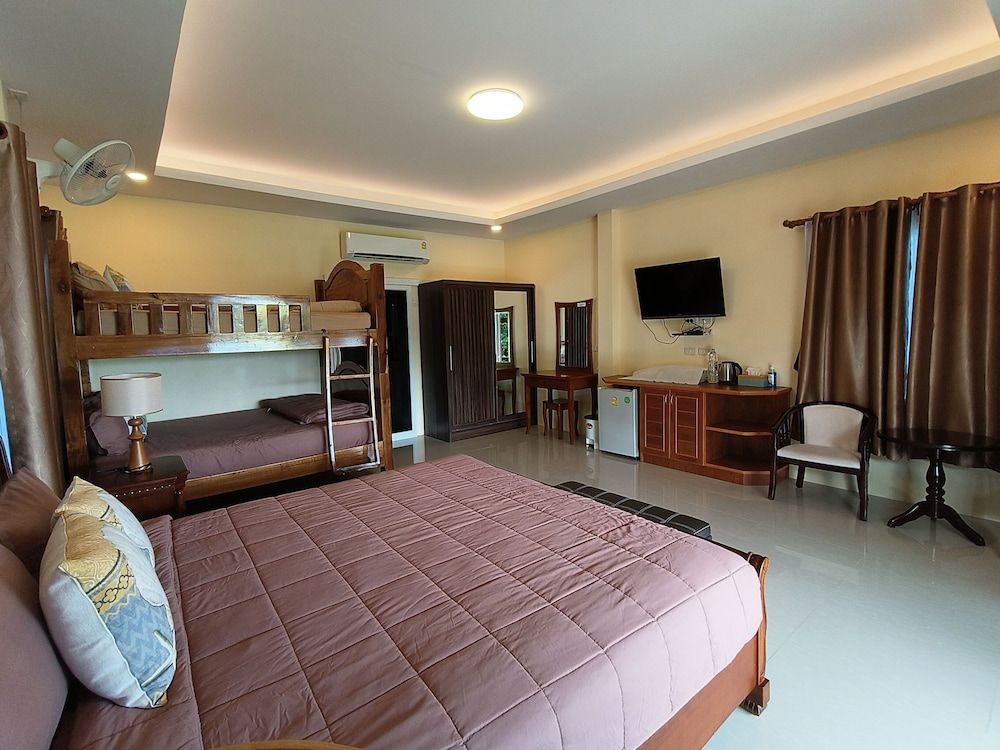 Deluxe Quadruple Room