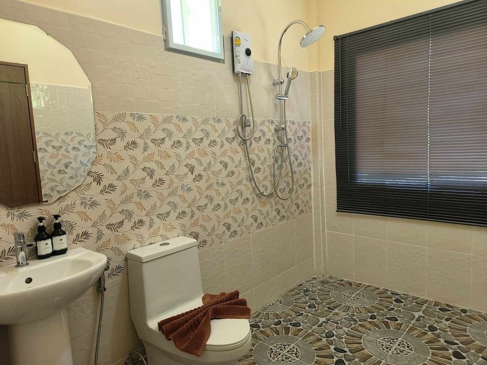 Sunrise Beach Koh Yao Resort Deluxe Twin Room, 2 Twin Beds, Non Smoking, Sea View 4