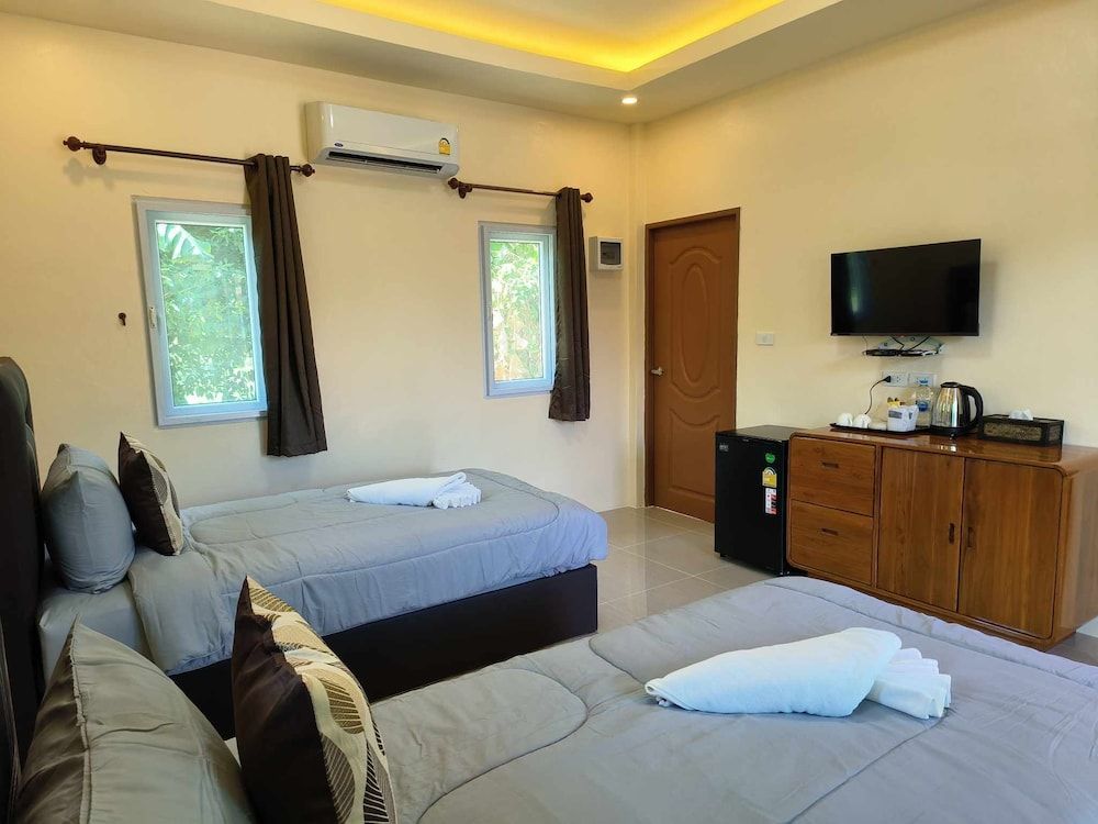 Sunrise Beach Koh Yao Resort Deluxe Twin Room, 2 Twin Beds, Non Smoking, Sea View 3