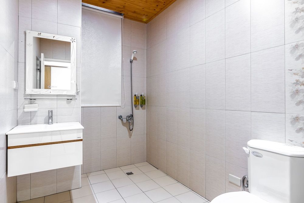 Starry Home Family Room, Balcony 9