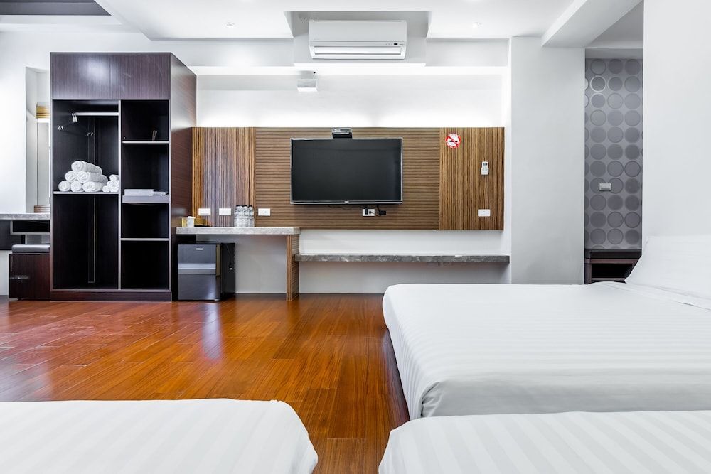 Starry Home Family Room 3