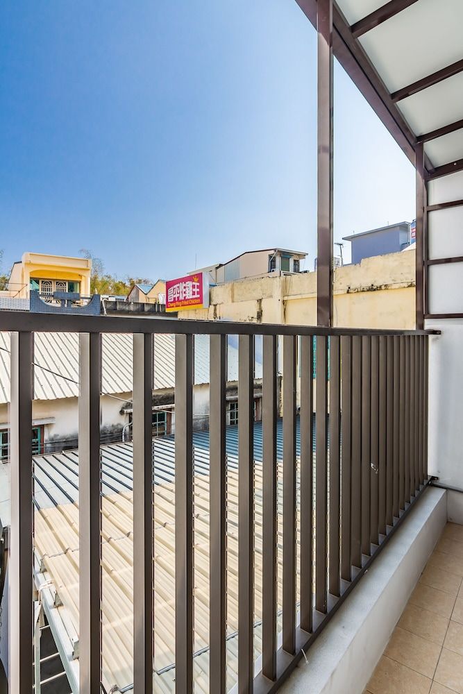 Starry Home Family Room, Balcony 8