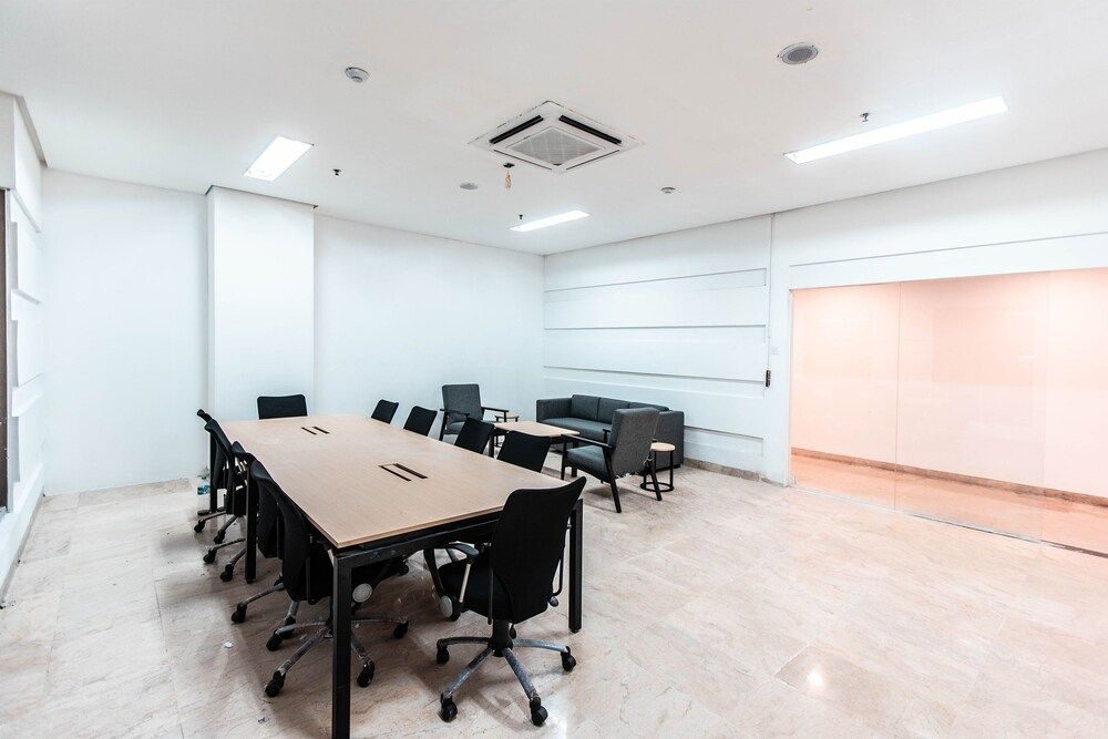 undefined Super OYO Townhouse 1 Hotel Salemba 9