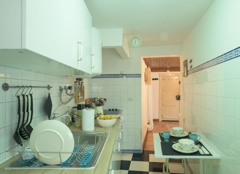 undefined Light Filled Apartment near Chiado, By TimeCooler 7