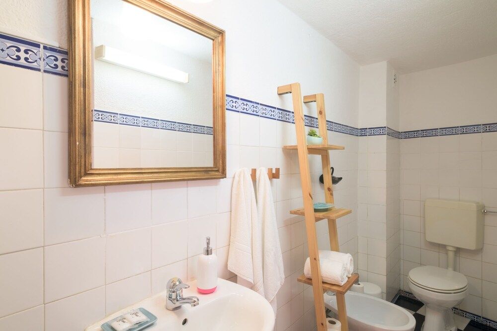 Light Filled Apartment near Chiado, By TimeCooler Apartment, 1 Bedroom 15