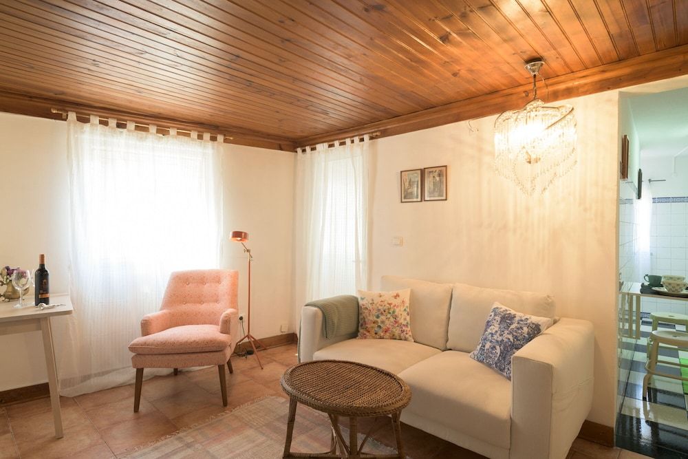 Light Filled Apartment near Chiado, By TimeCooler Apartment, 1 Bedroom 10