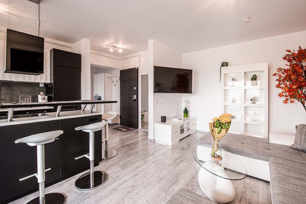 undefined Luxury Penthouse Plaza Residence P1 9