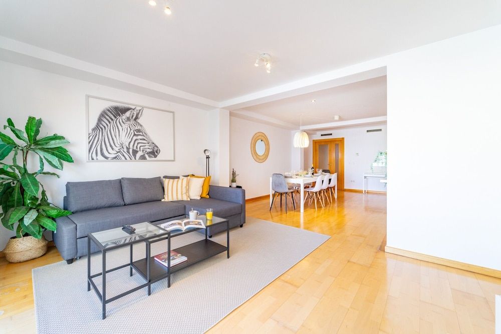 Myflats Luxury Navas Comfort Apartment 4