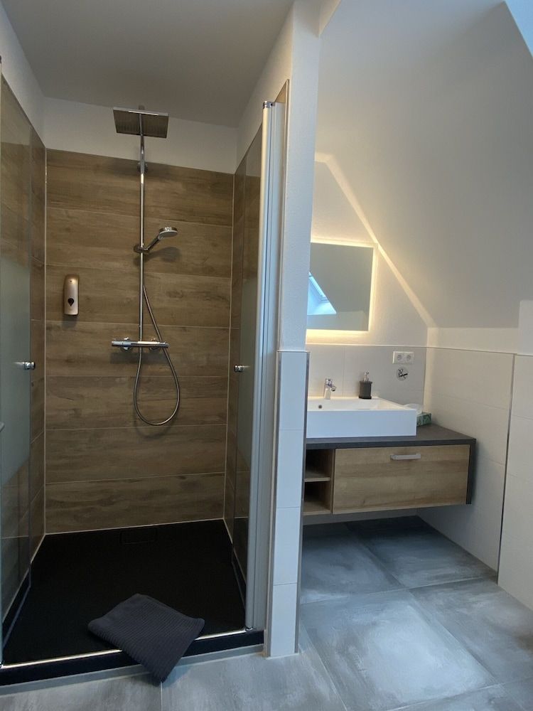 my inn Deluxe Apartment, 1 King Bed, Non Smoking 5