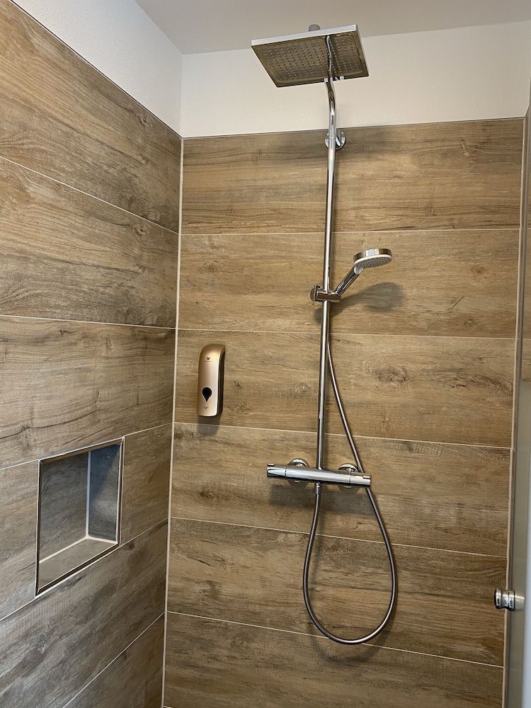 my inn Deluxe Apartment, 1 King Bed, Non Smoking 4