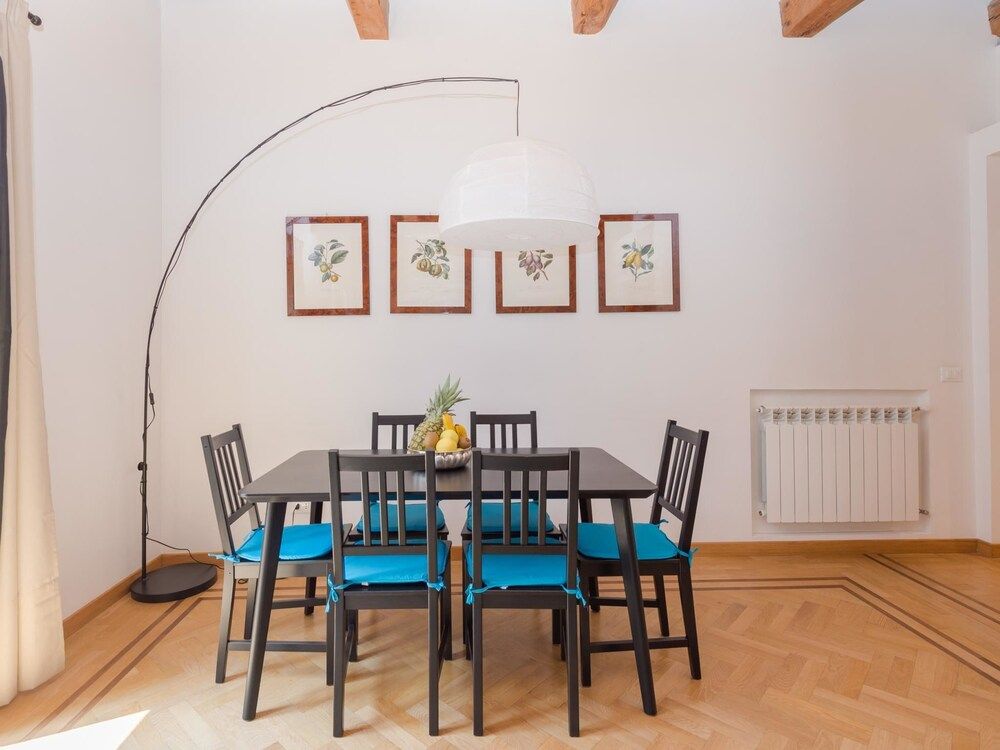 undefined RSH Trevi Fountain Luxury Apartment 6