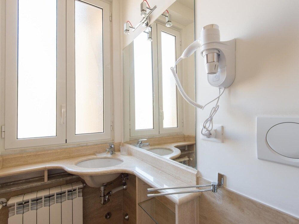 RSH Trevi Fountain Luxury Apartment Apartment, 2 Bedrooms 13