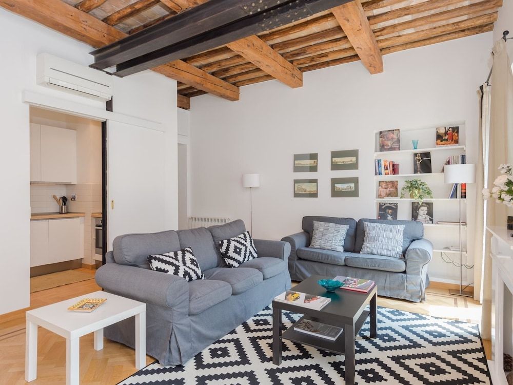 RSH Trevi Fountain Luxury Apartment Apartment, 2 Bedrooms 27