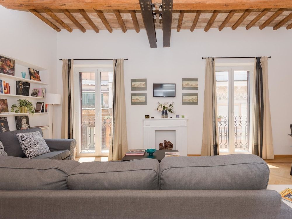 RSH Trevi Fountain Luxury Apartment Apartment, 2 Bedrooms 29