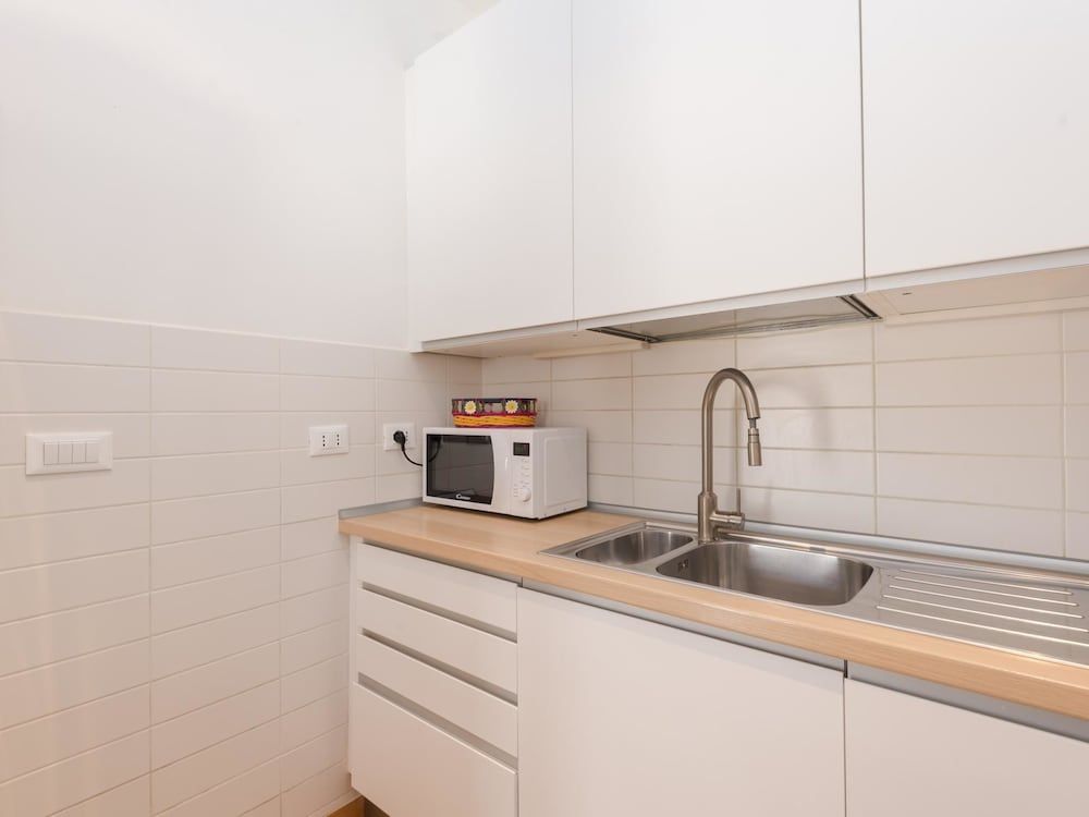 undefined RSH Trevi Fountain Luxury Apartment 9