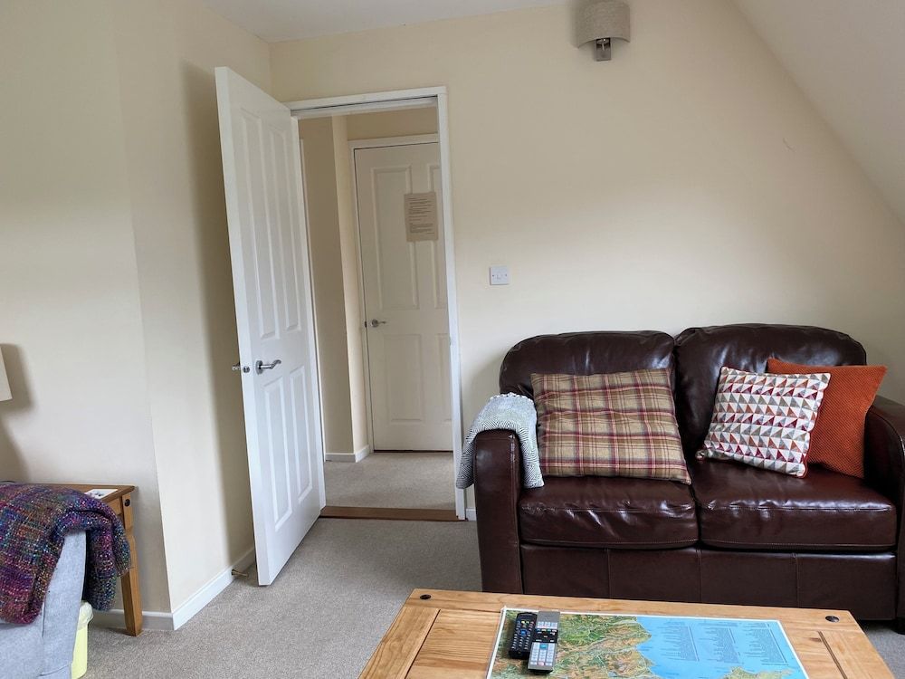 Plas Penaeldroch Manor Mountain View-Rowan suite (floor 3) 8