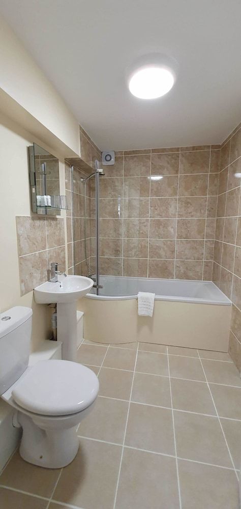 Plas Penaeldroch Manor Garden view-Celyn suite (floor 1) 5