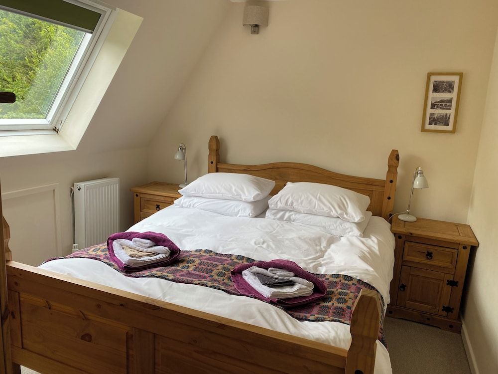 Plas Penaeldroch Manor Mountain View-Rowan suite (floor 3) 2