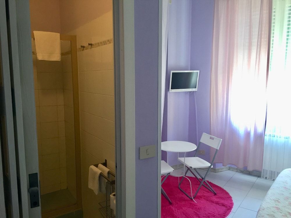 6 Keys Double Room 30