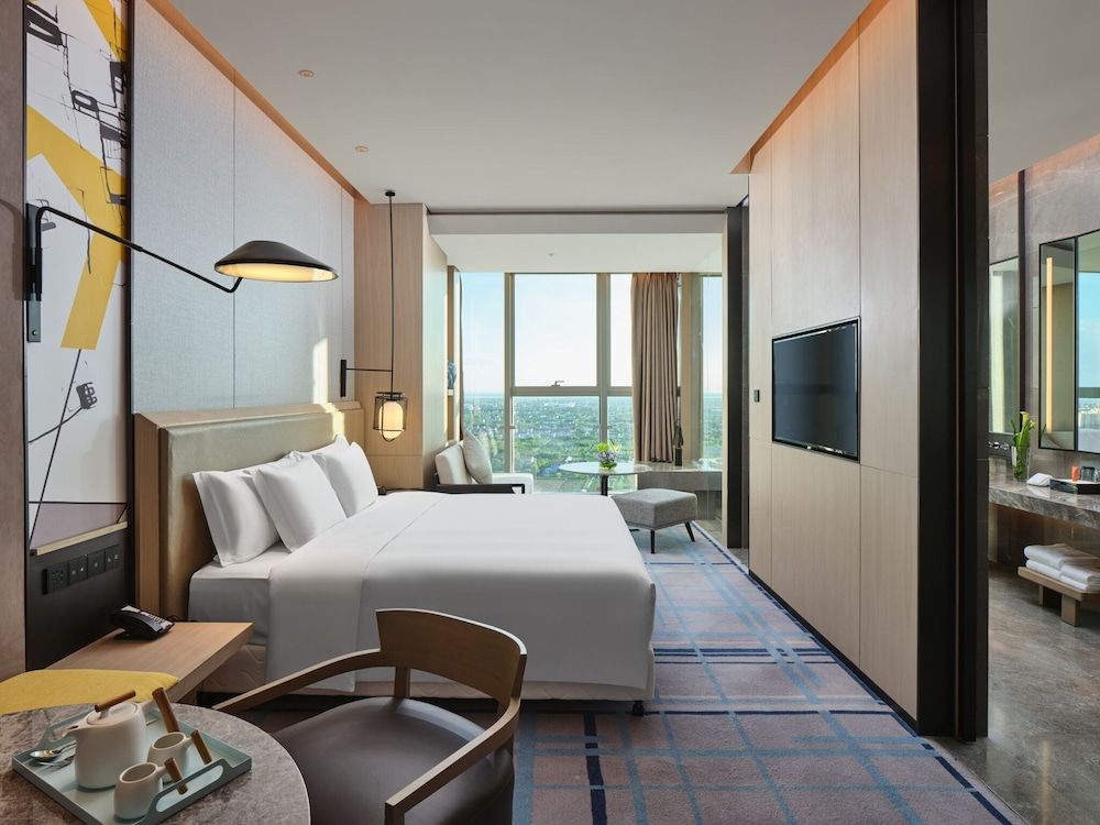 Suite, 1 Bedroom (Dining Meeting Area)