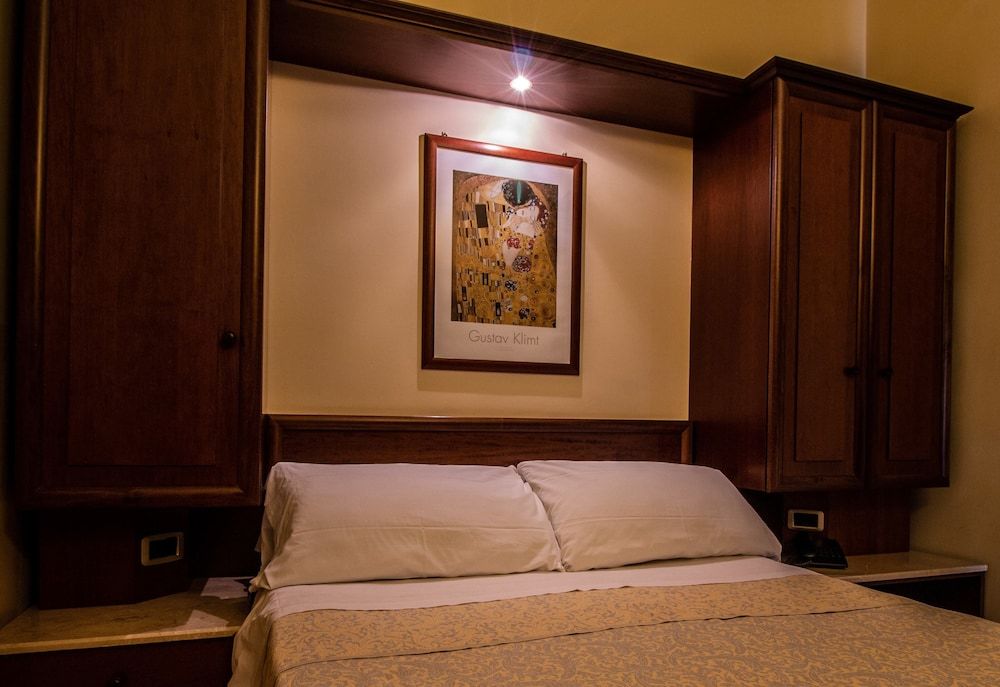 Hotel Gangi Classic Double Room 2