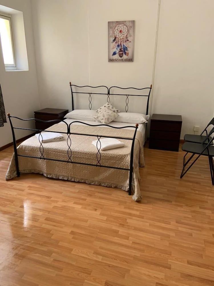 undefined Rooms77 Florence 5