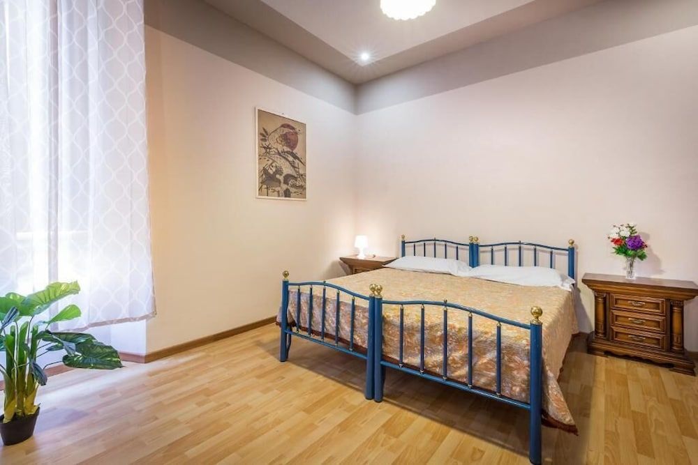 undefined Rooms77 Florence 3