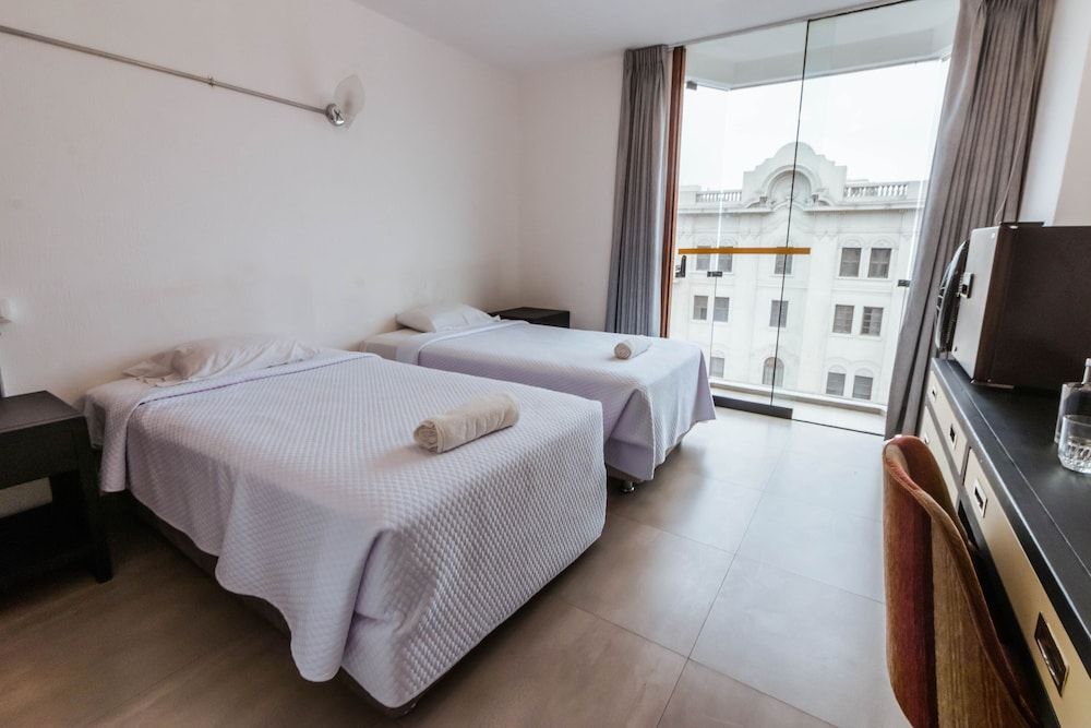 undefined Hotel El Plaza Centro de Lima