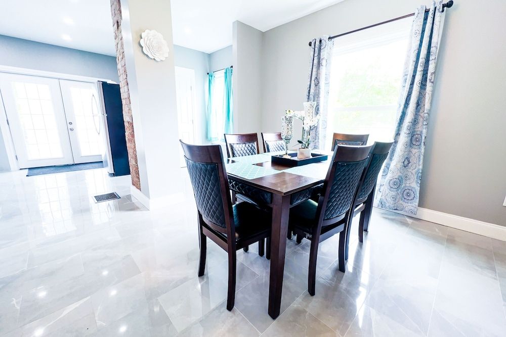 undefined The Ashland Manor 8