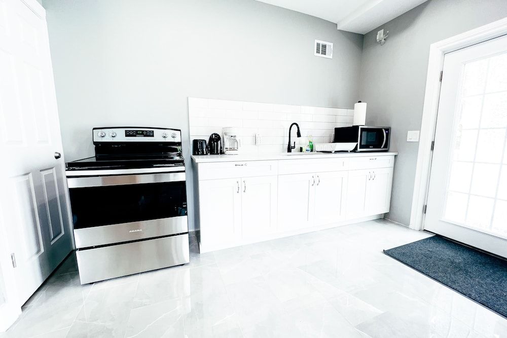 undefined The Ashland Manor 7